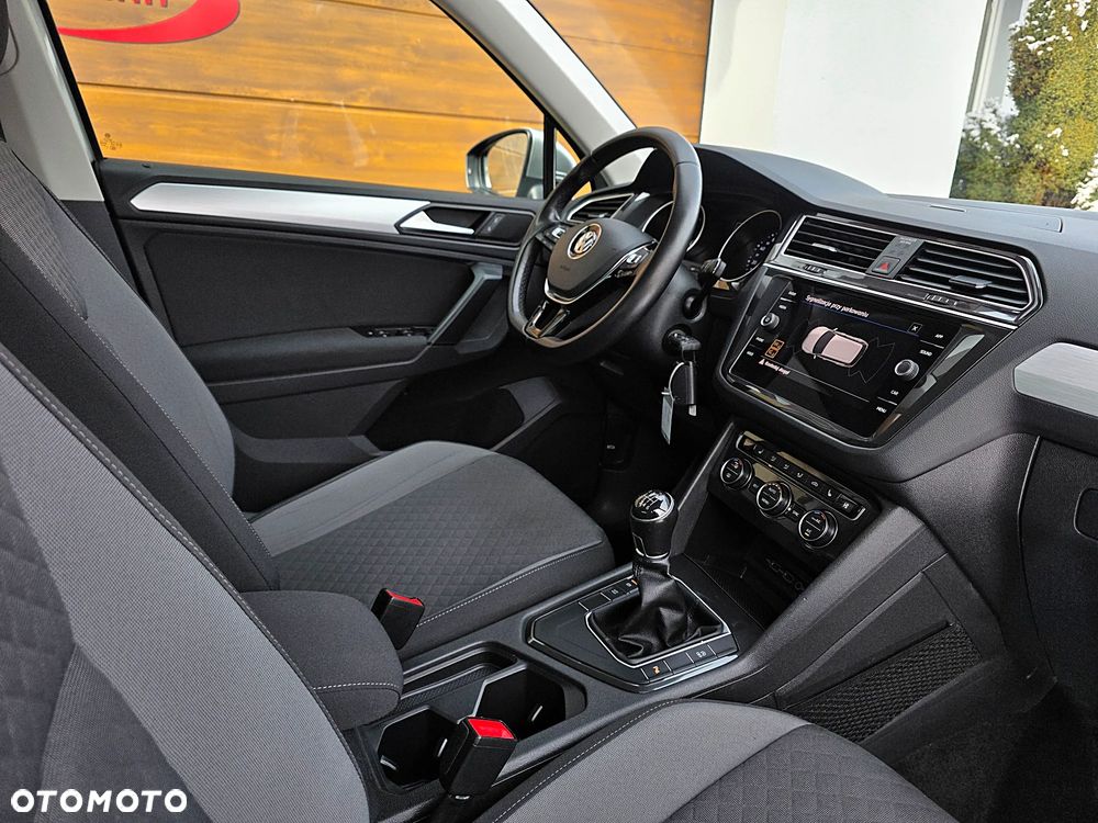 Volkswagen Tiguan 1.6 TDI SCR Comfortline - 23