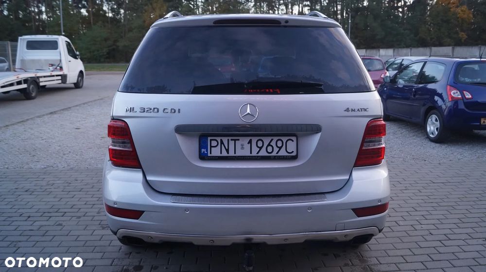 Mercedes-Benz ML 320 CDI 4Matic 7G-TRONIC DPF Edition 10 - 6