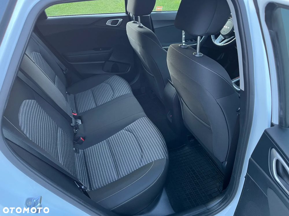 Kia Ceed 1.5 T-GDI M - 10