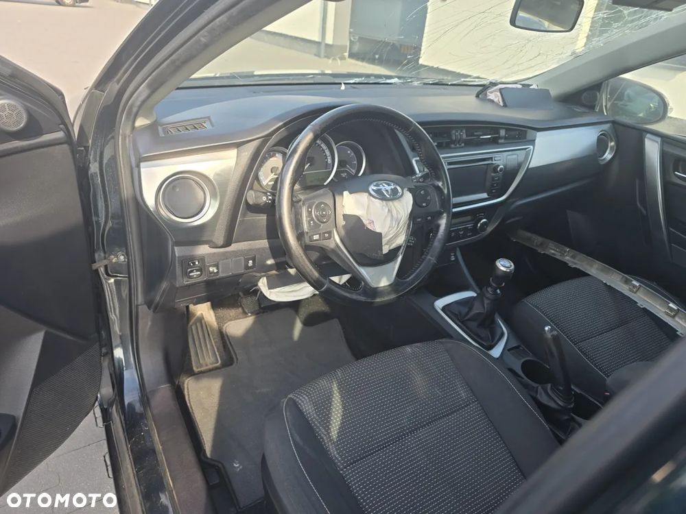 Toyota Auris - 14