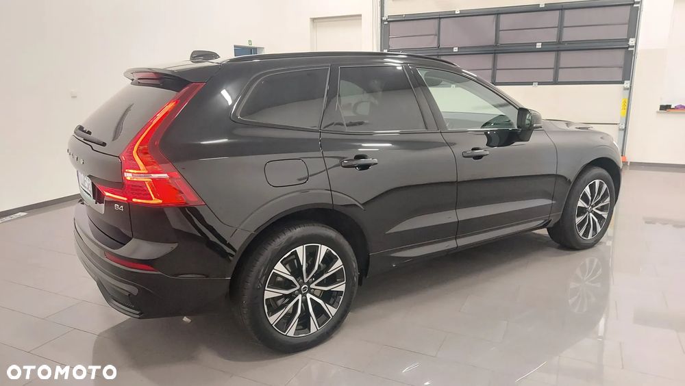Volvo XC 60 B4 D Plus Dark - 3
