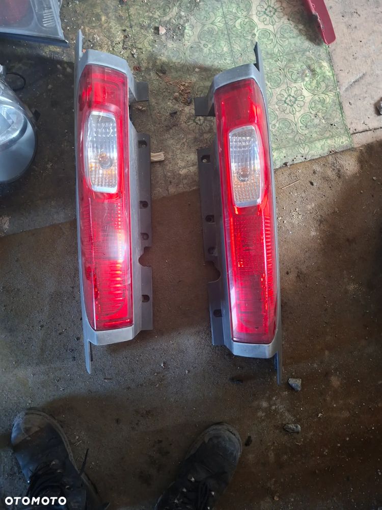 Trafic II lift vivaro lampa tył org prawa lewa euro poznan - 1