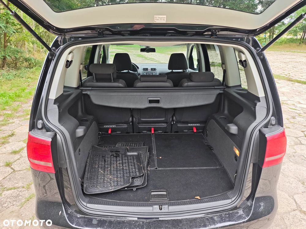 Volkswagen Touran 1.6 TDI DPF BlueMotion Technology Highline - 18