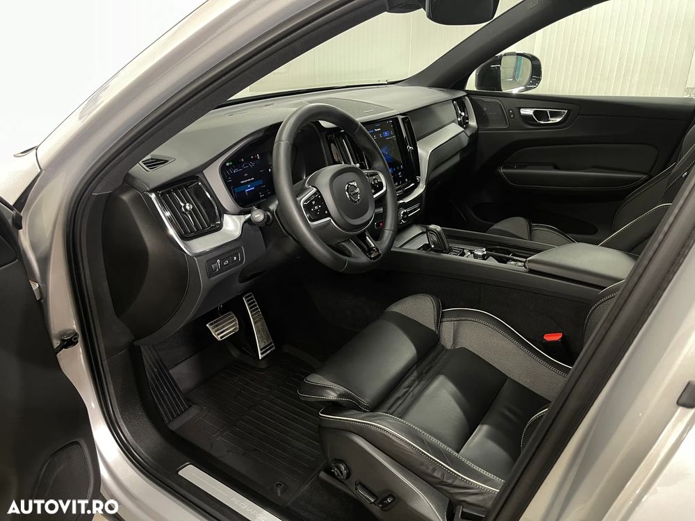 Volvo XC 60 Recharge T8 Twin Engine eAWD R-Design - 5