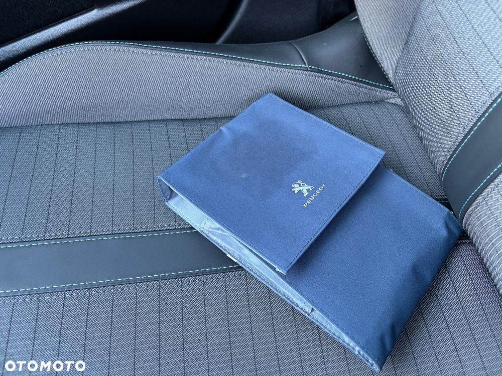 Peugeot 208 PureTech 100 EAT8 Allure - 29