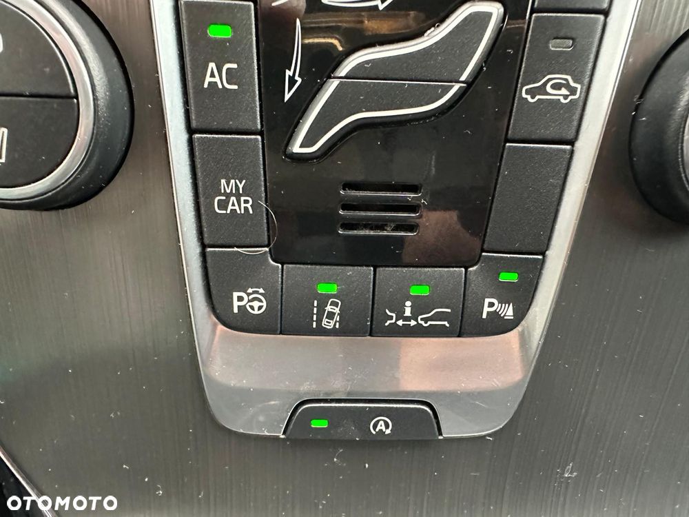 Volvo V40 D2 You - 26