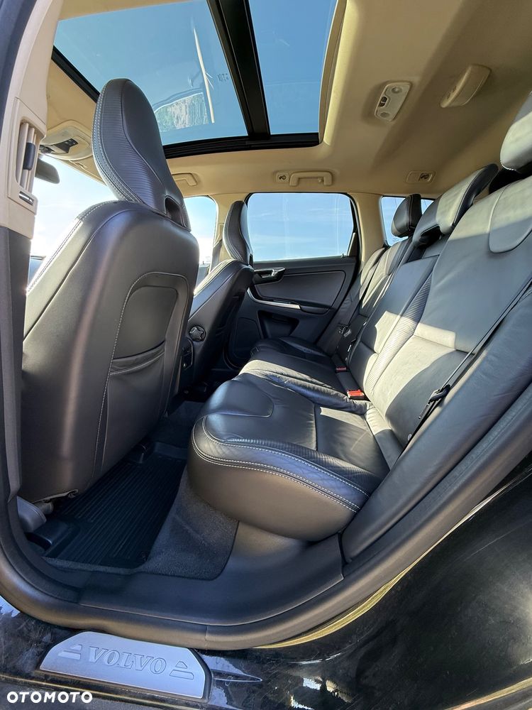 Volvo XC 60 D5 AWD RDesign - 6