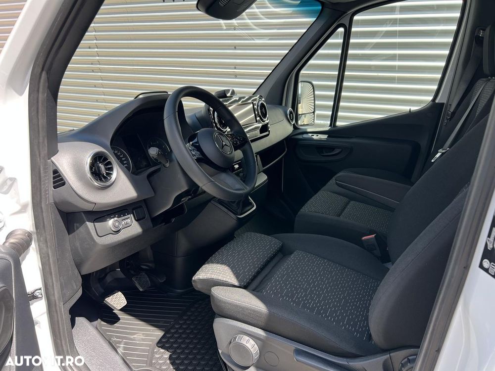 Mercedes-Benz Sprinter 517 - furgon roata dubla - detarat 3.500 kg - 2
