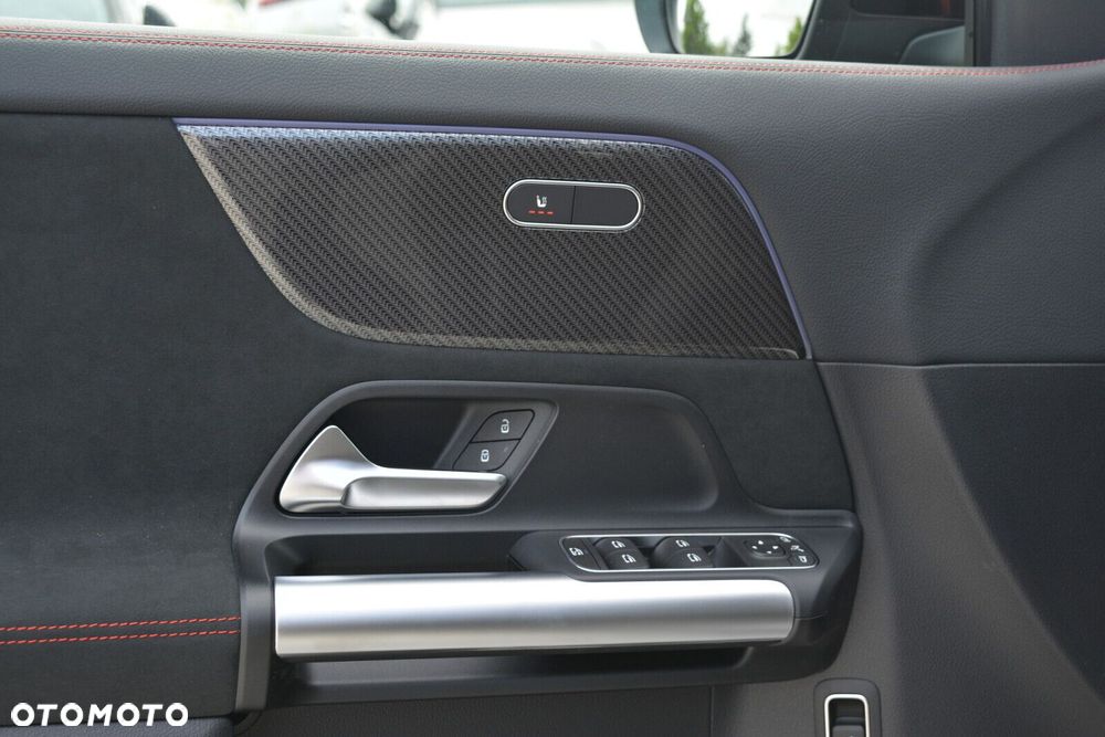 Mercedes-Benz GLA 200 AMG Line - 22