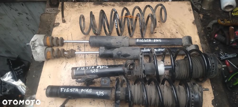 FORD FIESTA MK6 sprężyna tył - 1