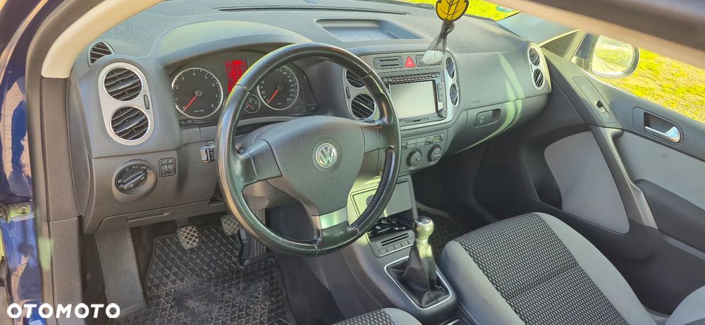 Volkswagen Tiguan - 8