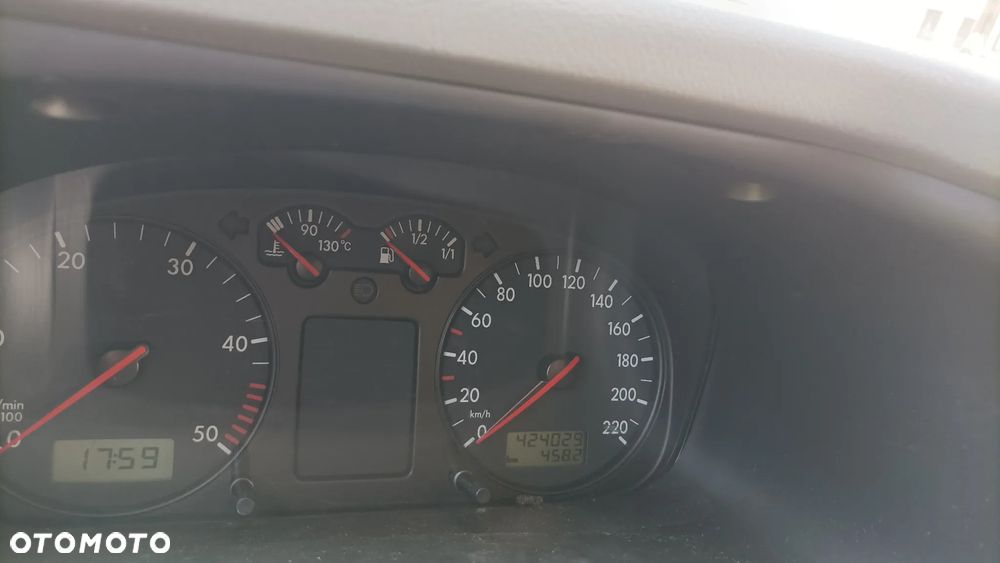 Volkswagen Multivan Standard - 9