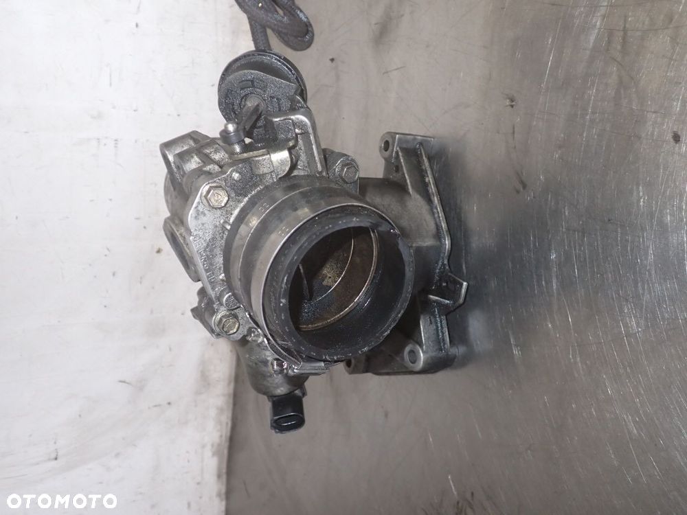 PRZEPUSTNICA Z PODSTAWĄ I EGR RENAULT LAGUNA 2.2 8200276591   -8200294794 - 3