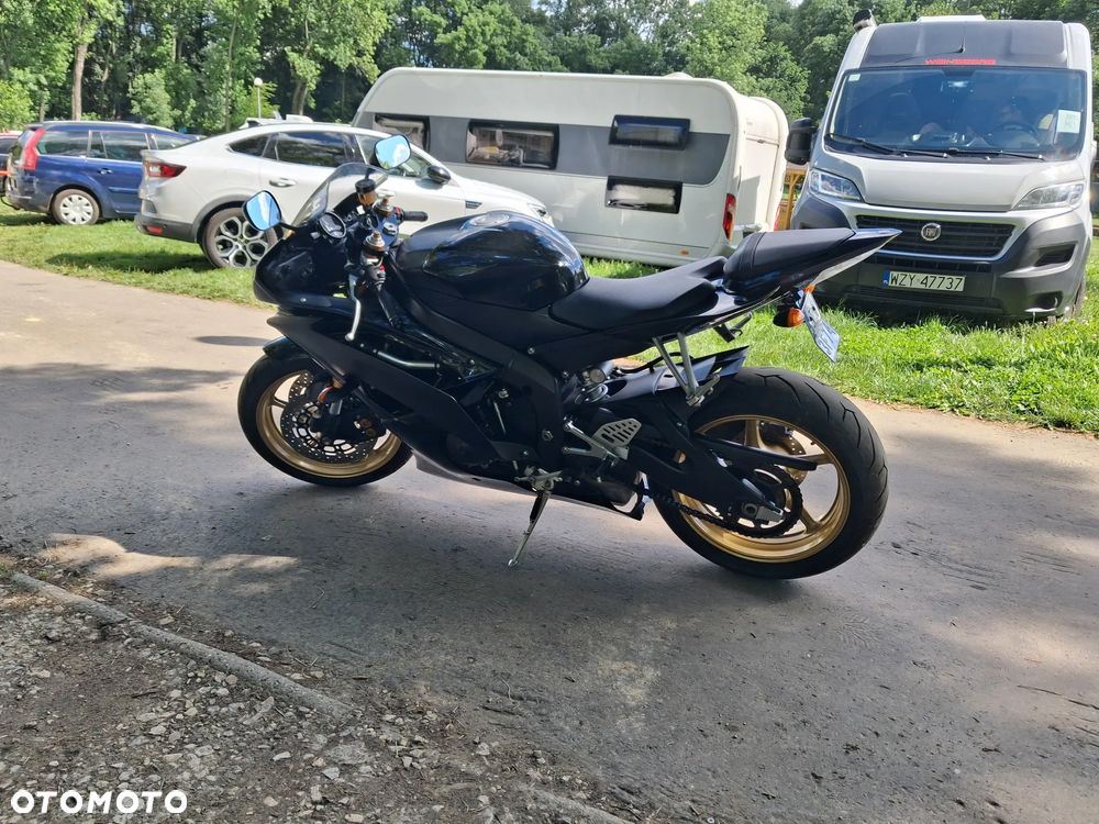 Yamaha R6 - 3