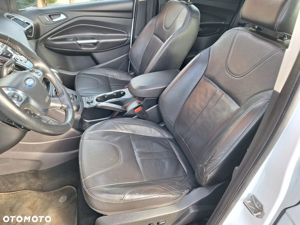 Ford Kuga - 11