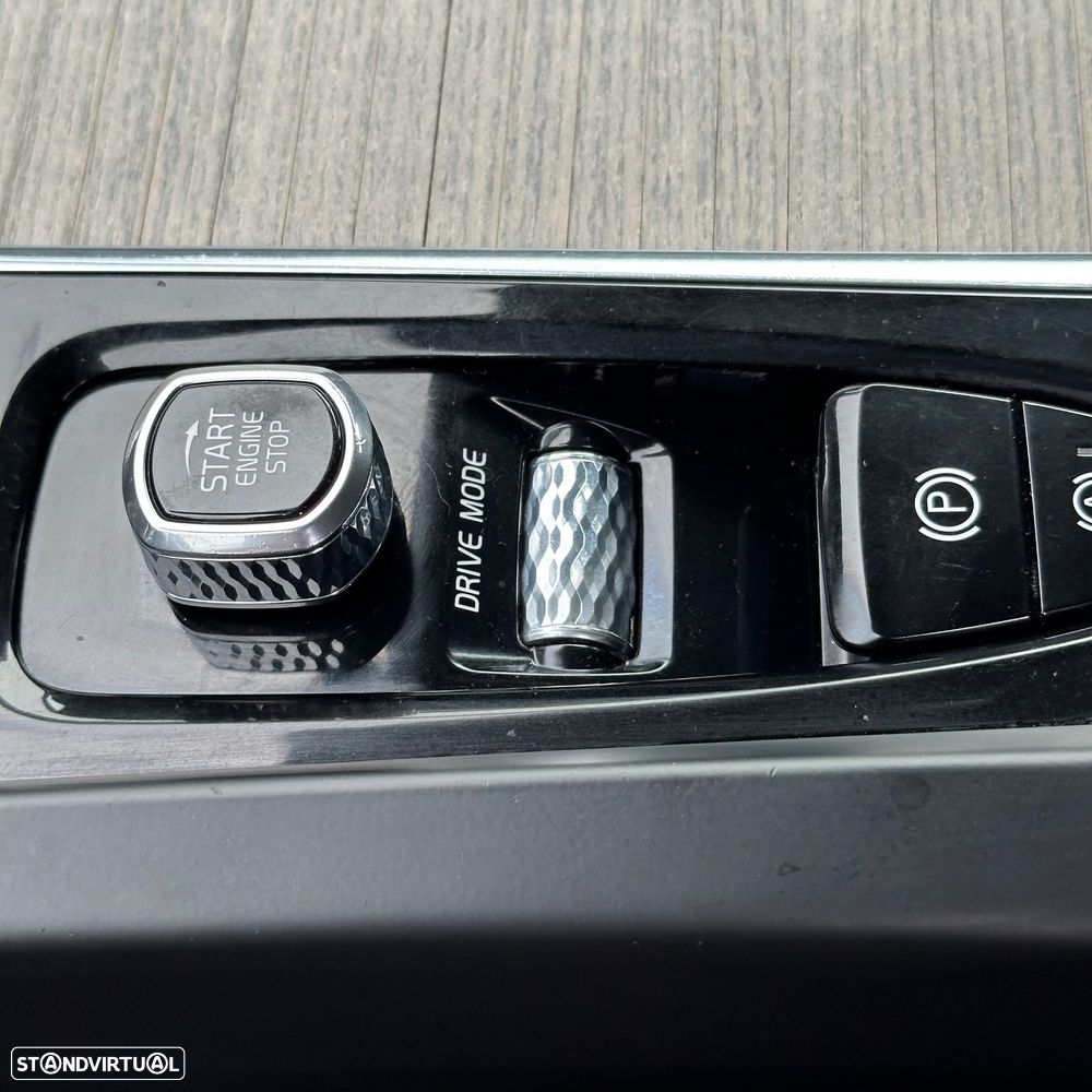 Volvo XC 60 2.0 D4 Inscription AWD Geartronic - 53