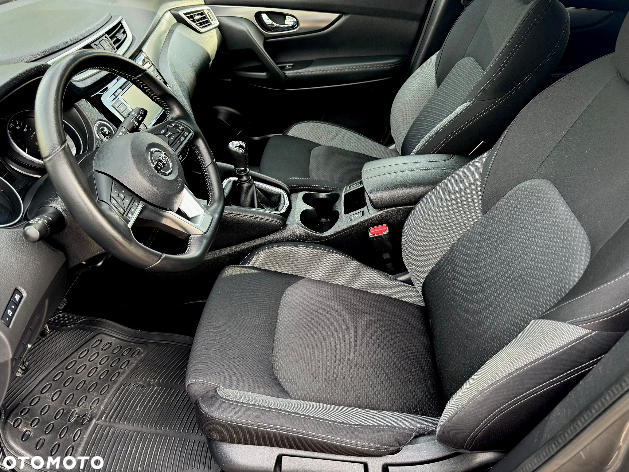 Nissan Qashqai 1.3 DIG-T N-Connecta - 6