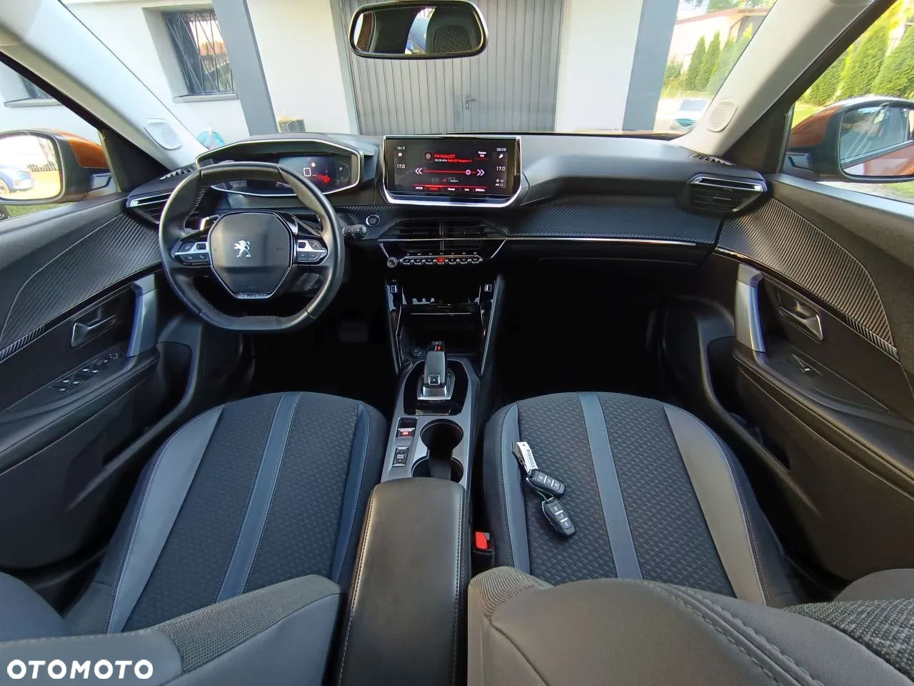 Peugeot 2008 PureTech 130 EAT8 Allure - 17