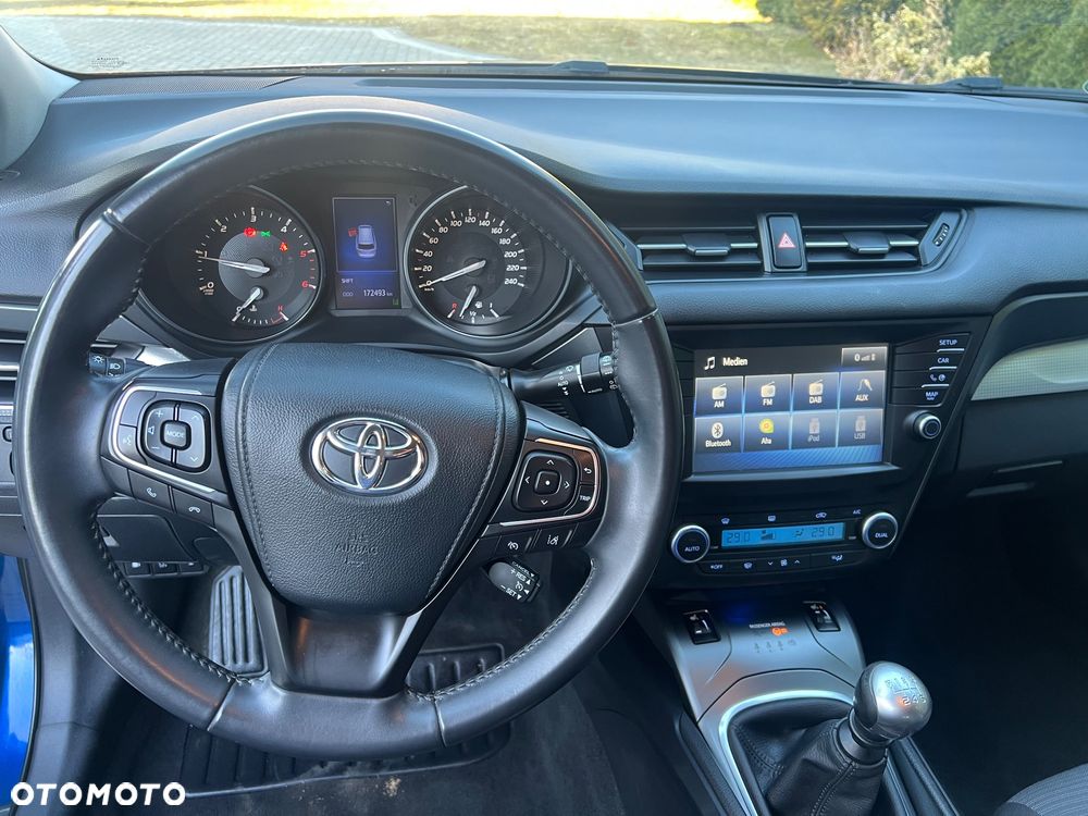 Toyota Avensis 2.0 D-4D Premium - 9