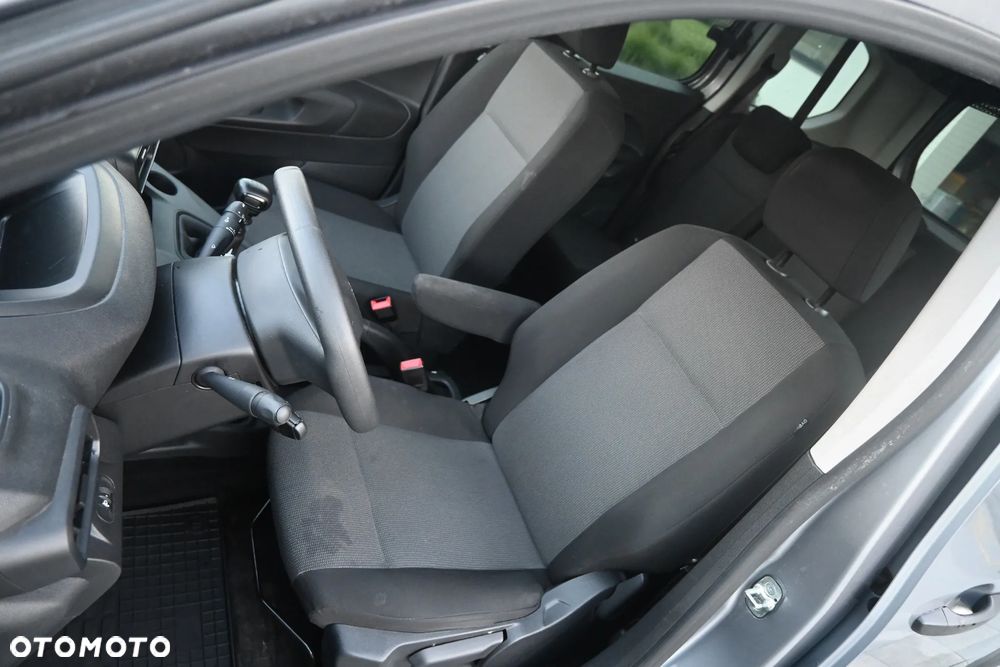 Peugeot Rifter - 12