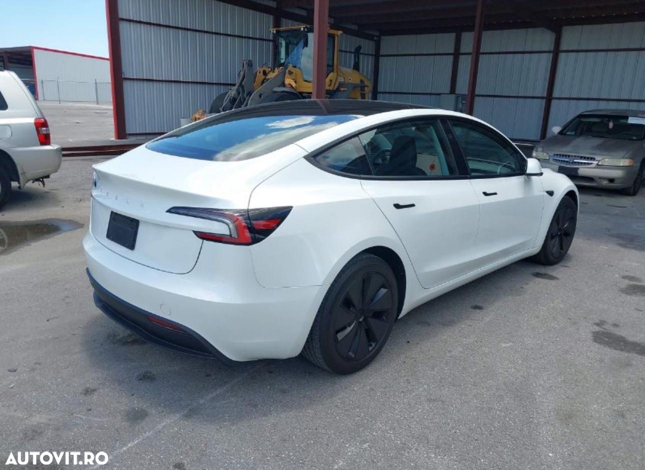 Tesla Model 3 Standard Reichweite Plus Hinterradantrieb - 4