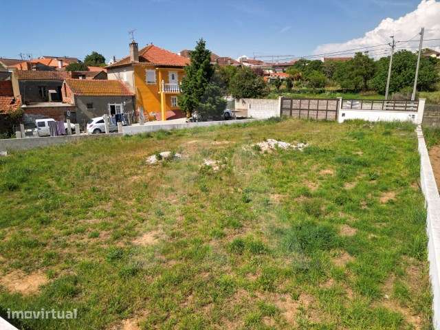 Terreno situado na zona de Canelas - Grande imagem: 3/25