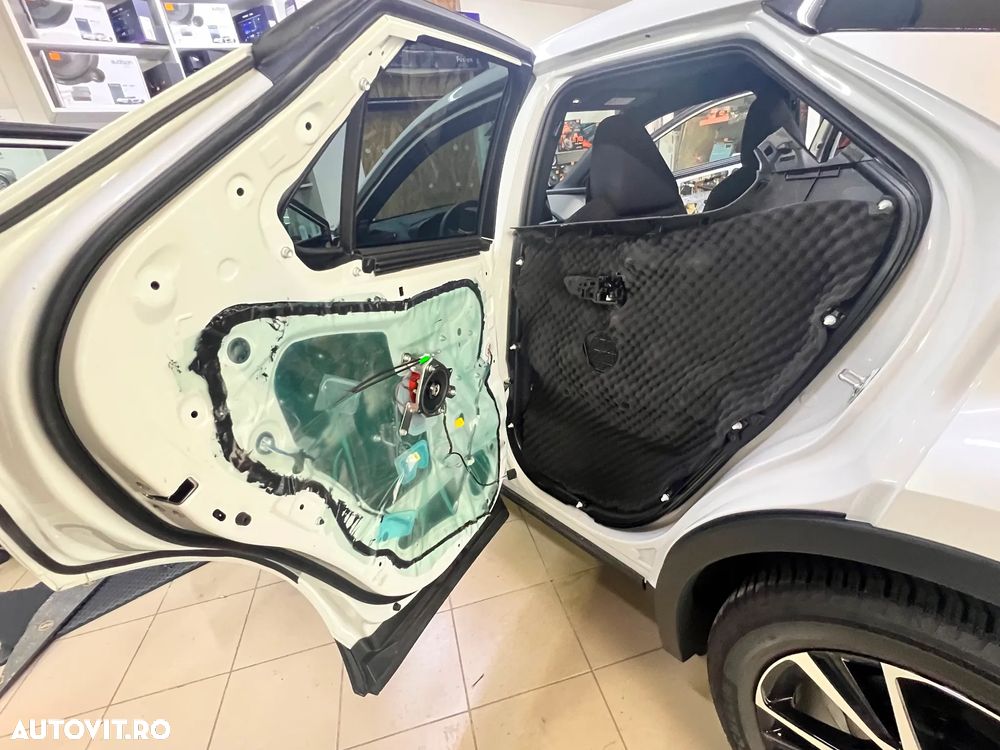 Toyota C-HR - 13