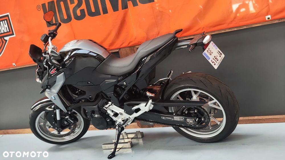 BMW R - 9