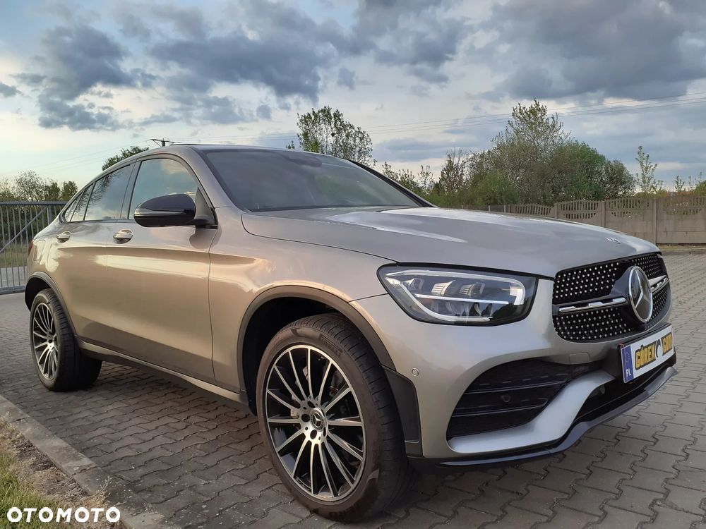 Mercedes-Benz GLC 200 4Matic 9G-TRONIC AMG Line Plus - 11