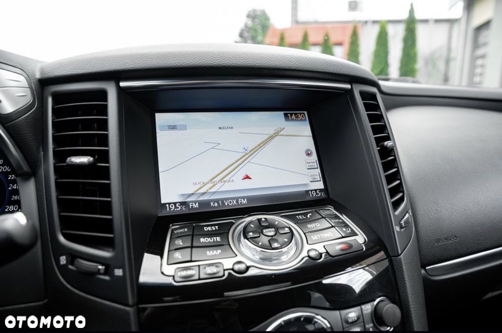 Infiniti QX70 3.0d S - 34