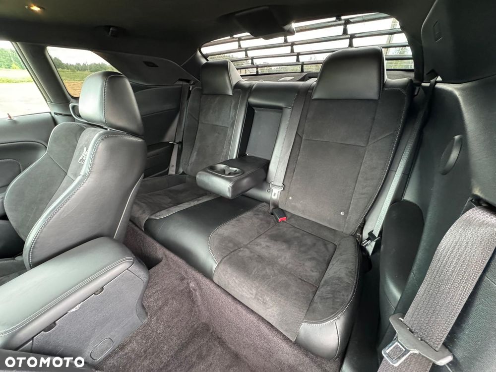 Dodge Challenger - 35