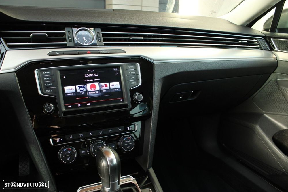 VW Passat Variant 2.0 TDi Highline DSG - 18