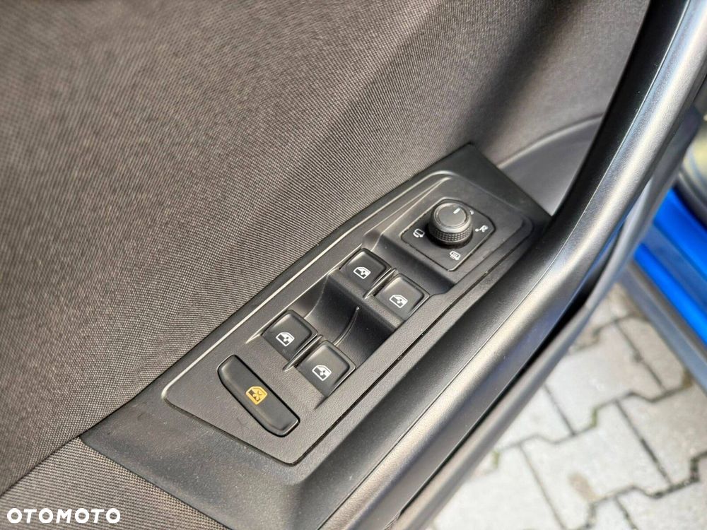 Volkswagen T-Roc 1.5 TSI Life - 25