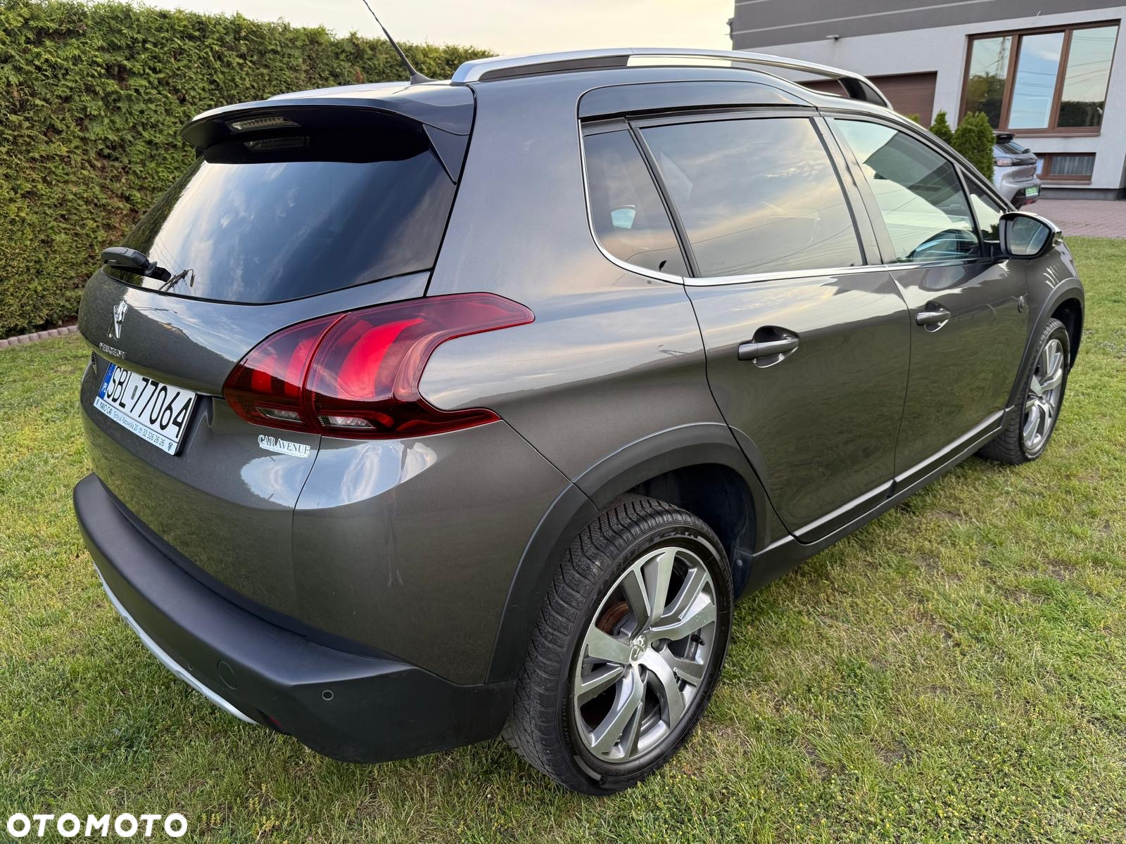 Peugeot 2008 1.2 Pure Tech GPF Allure S&S EAT6 - 5