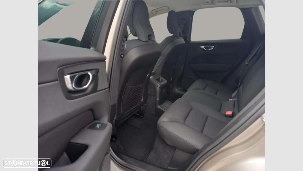 Volvo XC 60 2.0 T6 PHEV Plus Dark AWD - 10