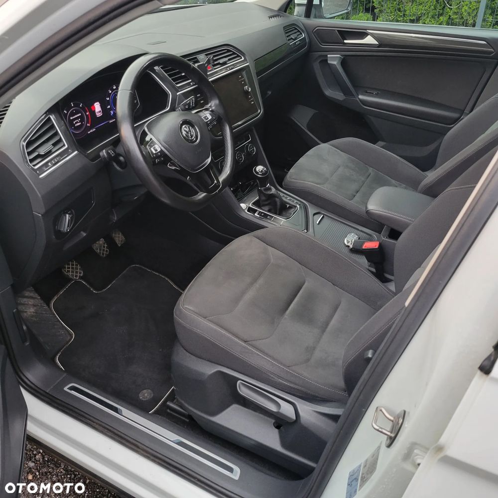 Volkswagen Tiguan - 11