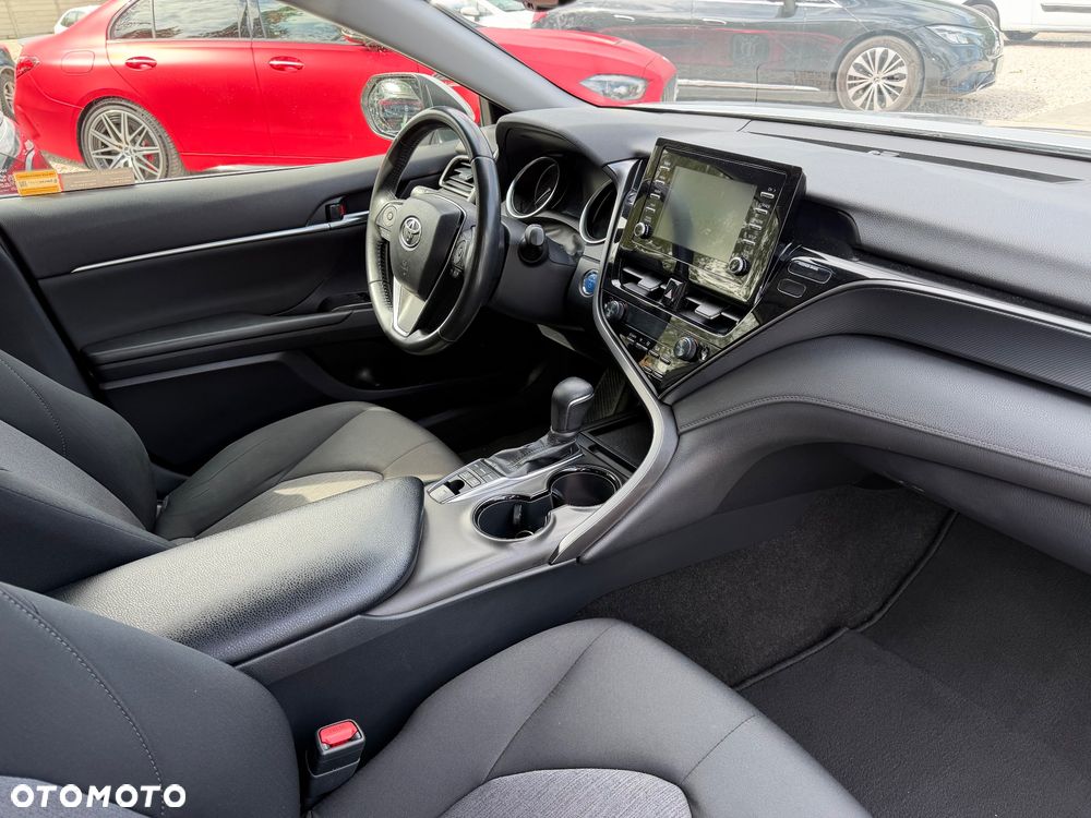 Toyota Camry 2.5 Hybrid Comfort CVT - 32