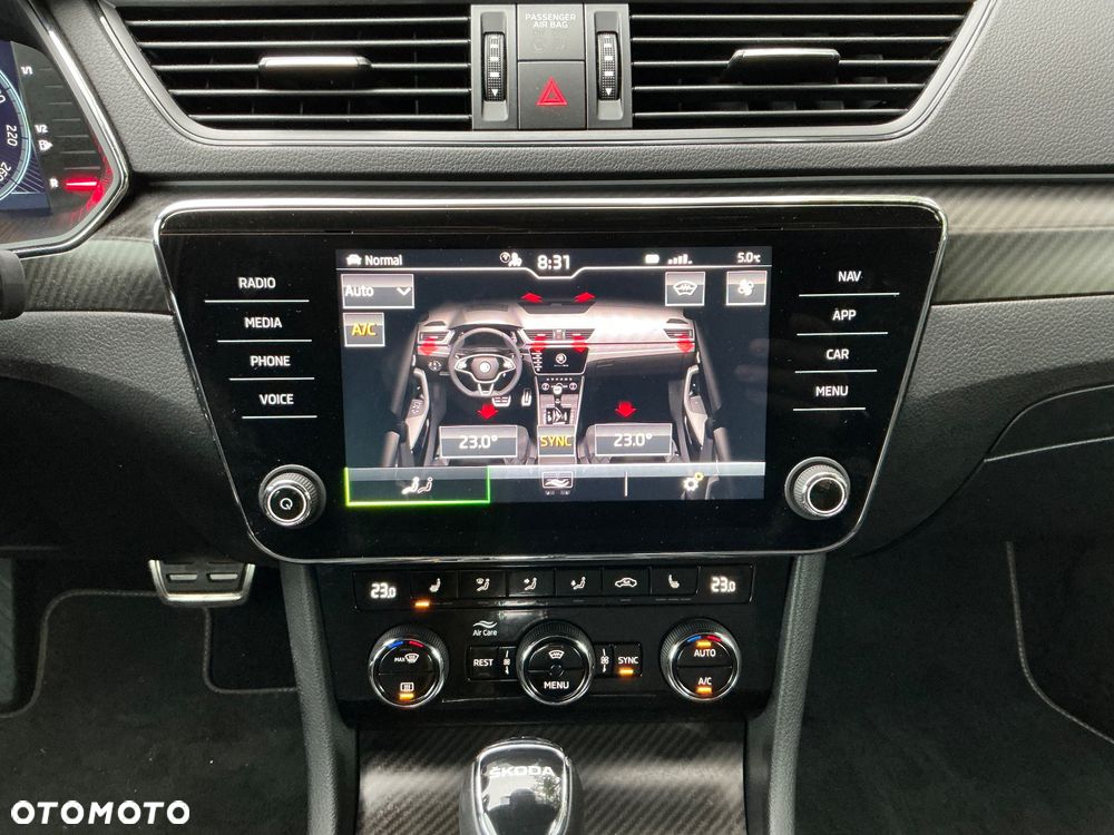 Skoda Superb 2.0 TSI Sportline DSG - 27