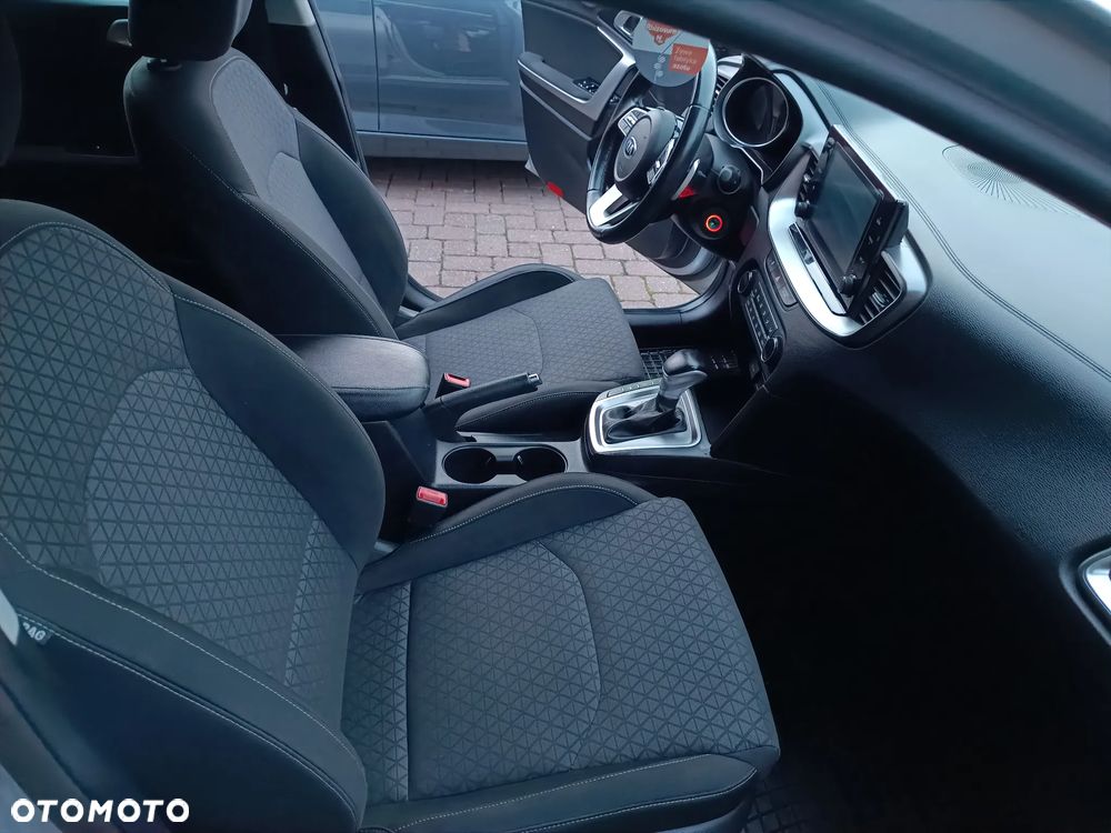 Kia Ceed 1.6 CRDi SCR M DCT - 23