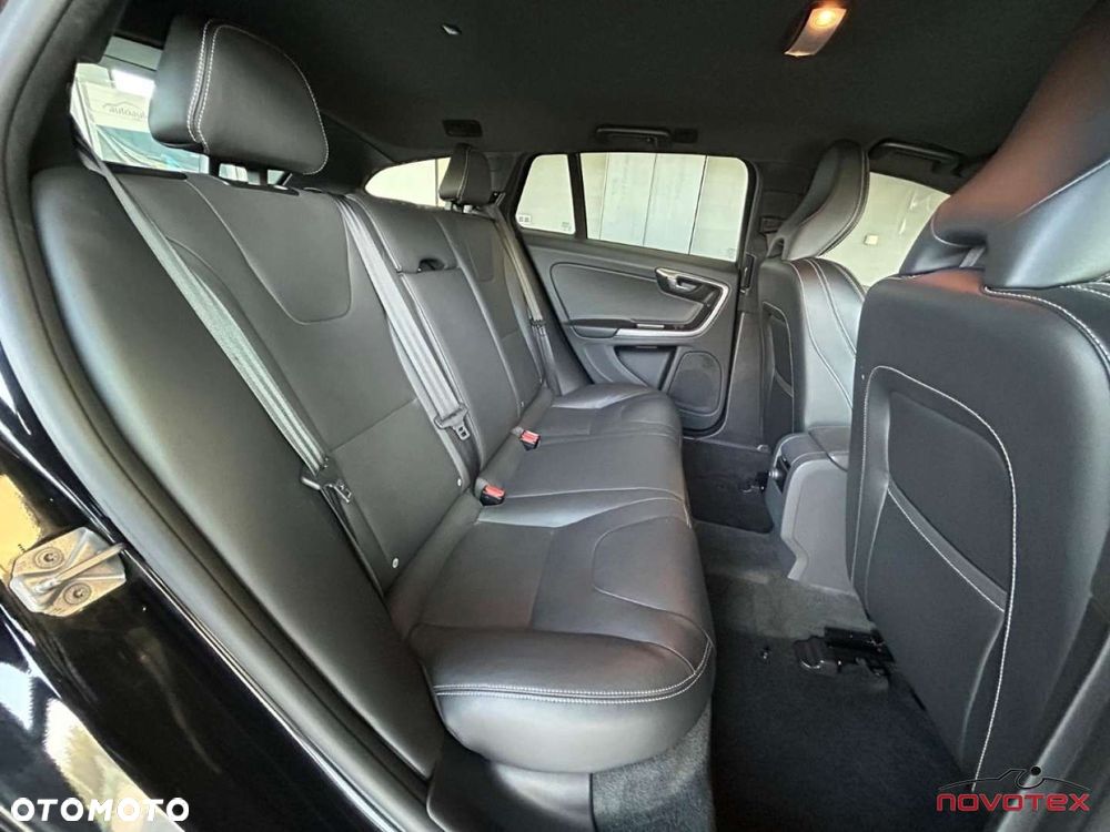 Volvo V60 T3 Momentum - 17