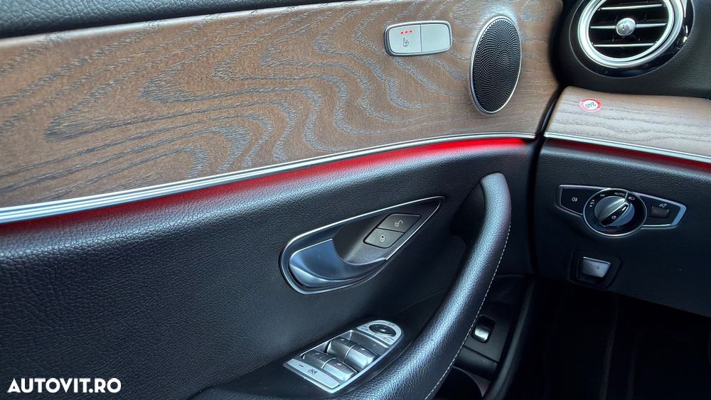 Mercedes-Benz E 300 de 4Matic 9G-TRONIC - 19