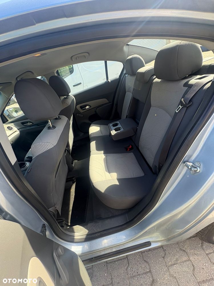 Chevrolet Cruze - 20