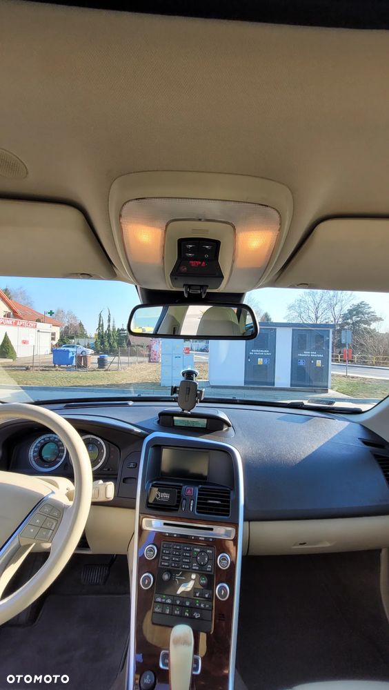 Volvo XC 60 D5 AWD Summum - 11