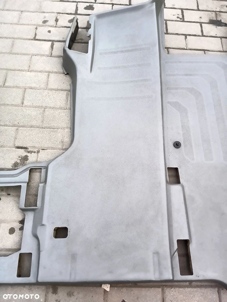 Wykładzina dywan przedni VW Crafter - 4