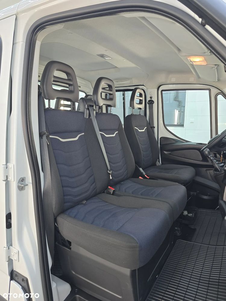 Iveco DAILY 50C18 / 35C18 DOKA SKRZYNIA DŁUGA3,81cm + SKRZYNIA NA NARZĘDZIA DEMONTOWANA HAK 3500Kg TEMPOMAT KLIMA 31 Tyś km SERWIS DO OSTATNIEGO Km ASO IVECO NA GWARANCJI - 37