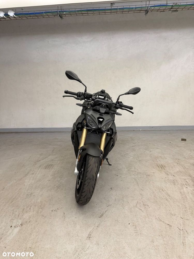 BMW S - 3