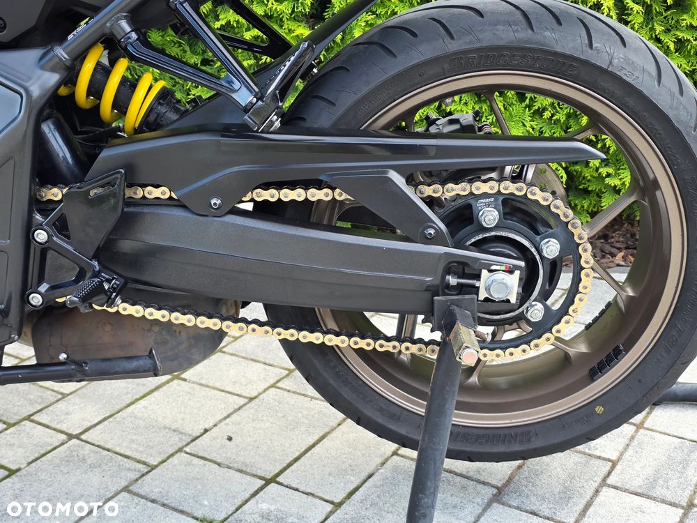 Honda CB - 23