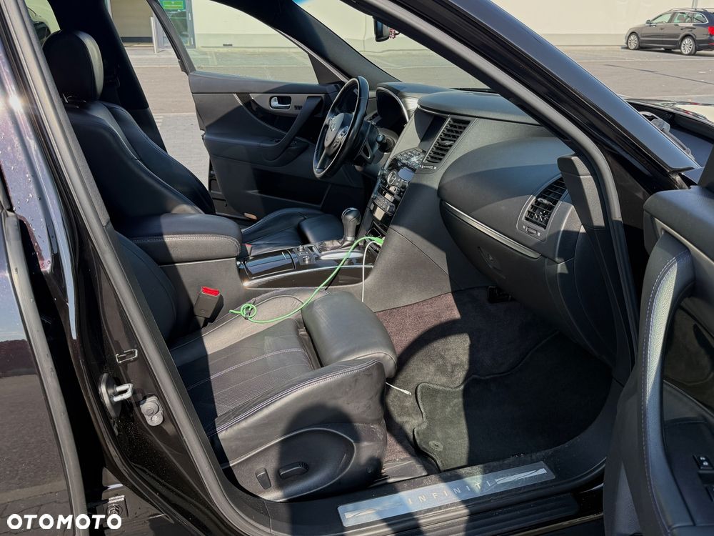 Infiniti QX70 3.0d S Premium - 9