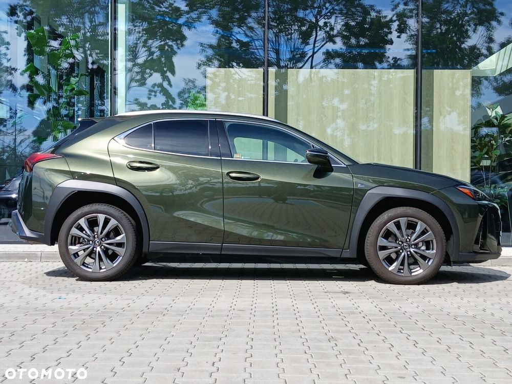 Lexus UX 300h F Sport Design - 4
