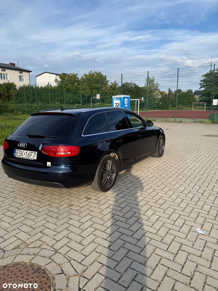 Audi A4 Avant 2.0 TDI DPF - 9